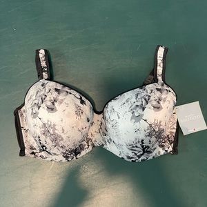 BNWT plus size bra by Avenue size 40DD
